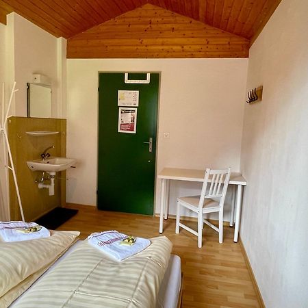 Alpine Base Hostel - Adults Only Лаутербруннен Экстерьер фото