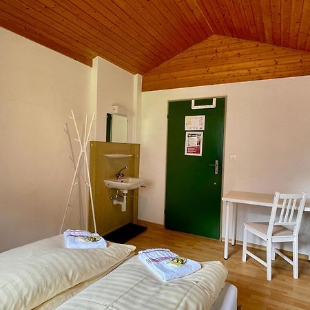 Alpine Base Hostel - Adults Only Лаутербруннен Экстерьер фото