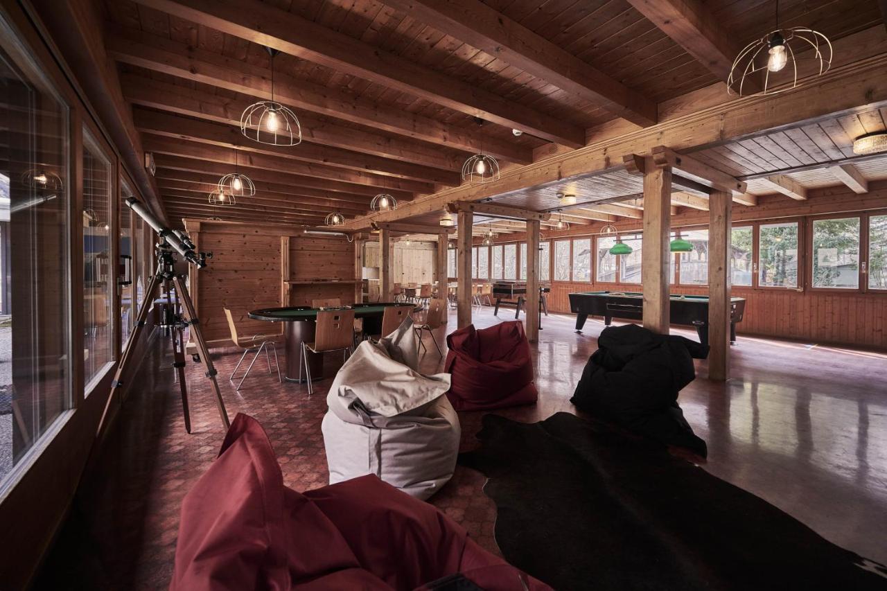 Alpine Base Hostel - Adults Only Лаутербруннен Экстерьер фото