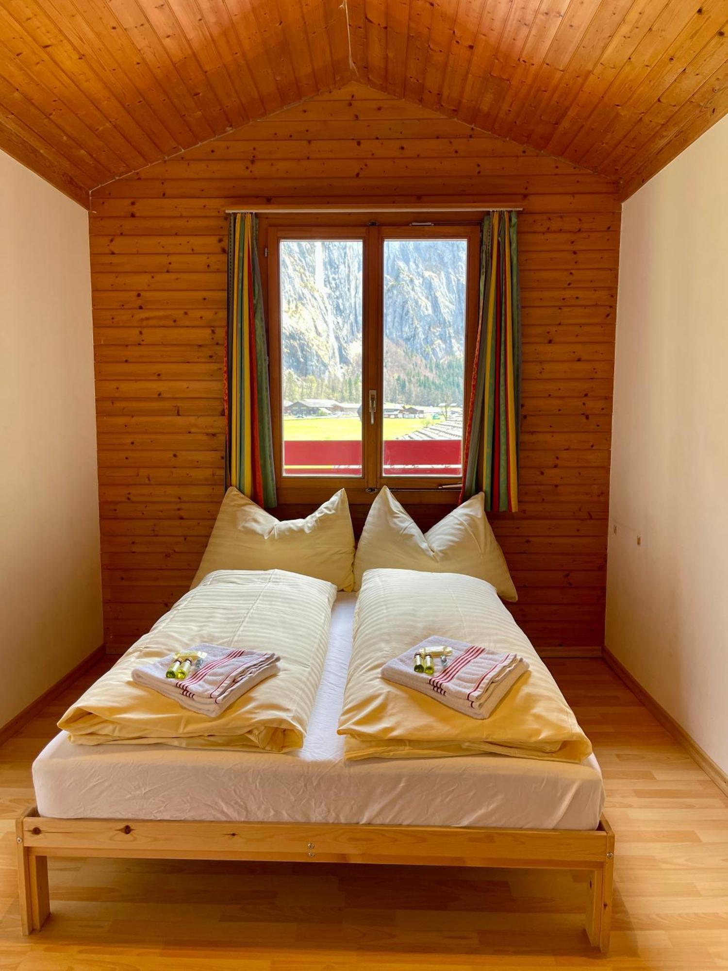 Alpine Base Hostel - Adults Only Лаутербруннен Экстерьер фото