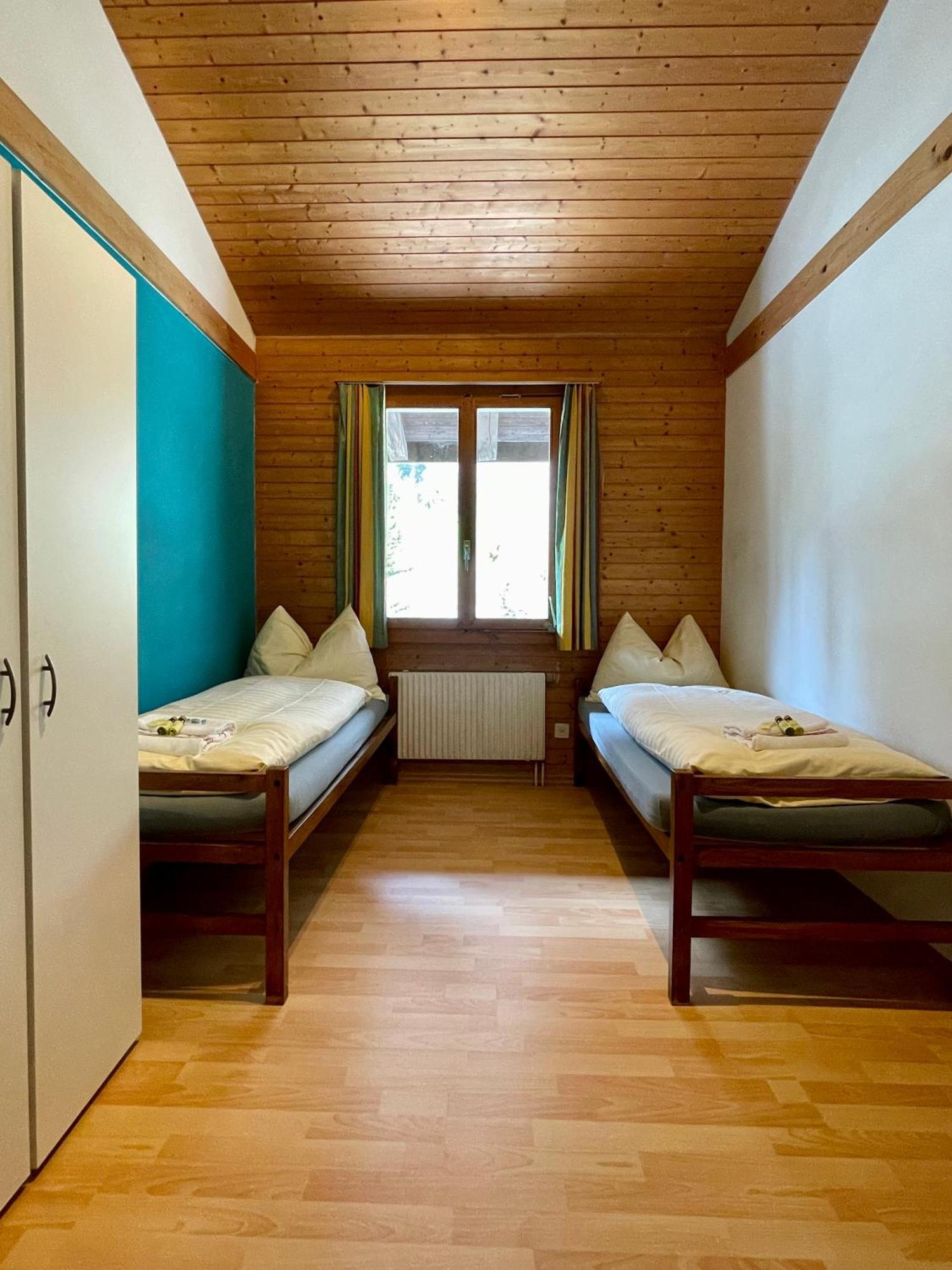 Alpine Base Hostel - Adults Only Лаутербруннен Экстерьер фото